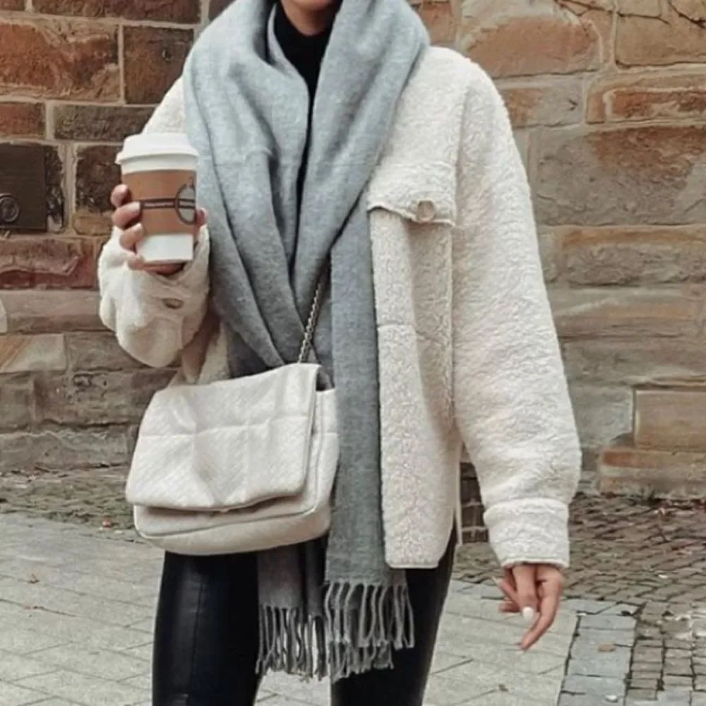 Gray  scarf - Picture 3 of 4